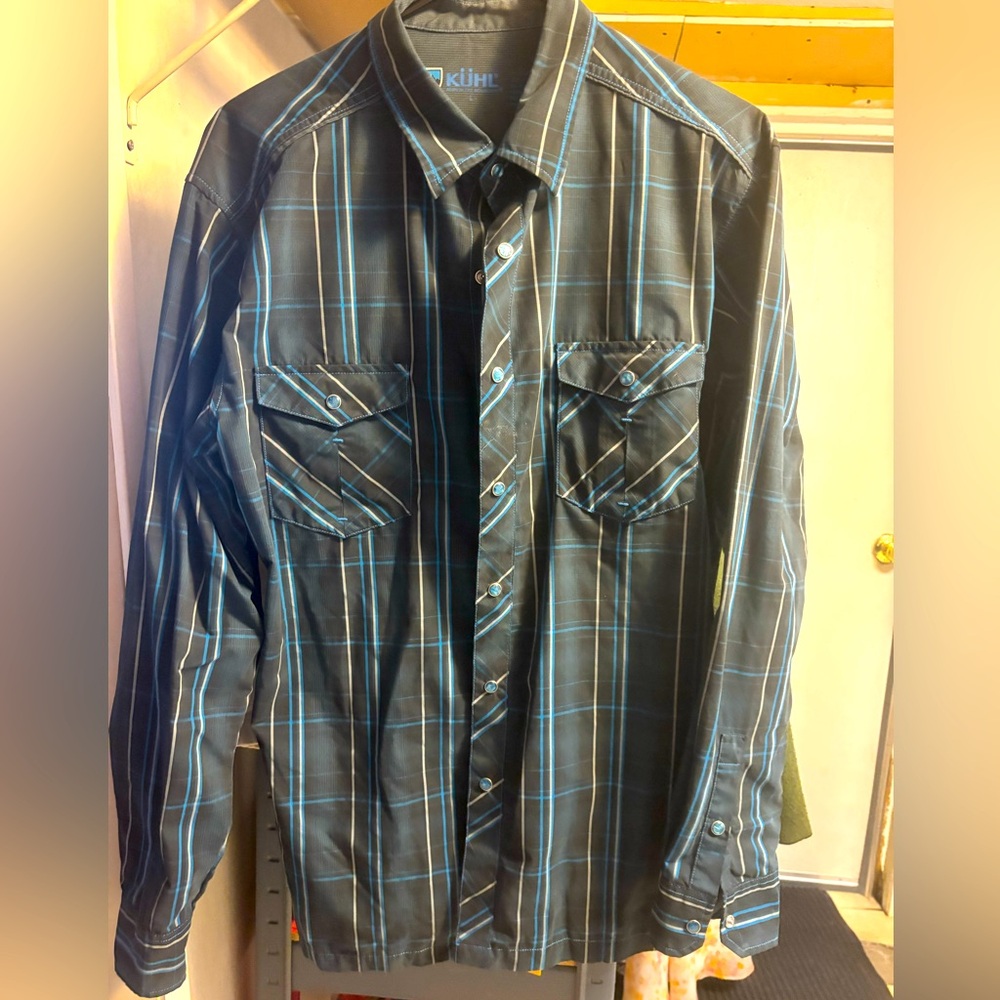 Kuhl snap button long sleeve shirt size L